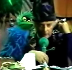 Frank-SantaSnerf.jpg (194 KB) With Cosmo Scam in The Great Santa Claus Switch (performed by Frank Oz)