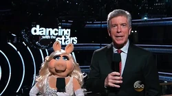 DancingWithTheStars-PiggyHosting-(2015-09-28)