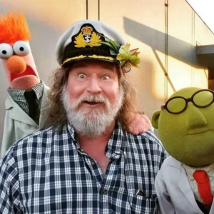 Kirk Thatcher with Bunsen and Beaker on the set of "