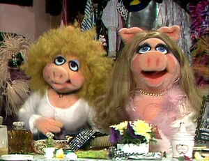 TMS-AnnieSue&MissPiggy