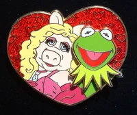 Valentine's Day 2009 - Miss Piggy and Kermit the Frog January 22, 2009 Disney Store Europe