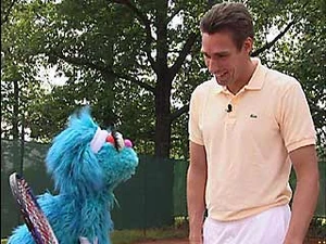 Michael Stich and Feli Felu play a match on Sesamstrasse