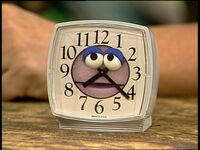 clock in Sesame Street Episode 2579