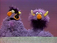 1709u.jpg (425 KB) Headphones