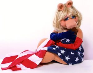 MissPiggy-AmericanFlag