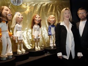 ABBA-HensonPuppets-with-Frida-and-Bjoern