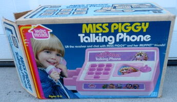 Miss piggy talking phone 5