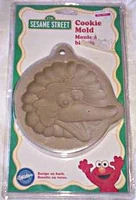 Big Bird cookie mold