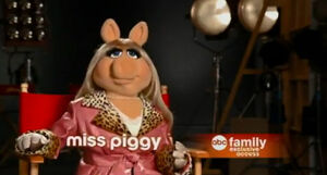 Abc family first look piggy