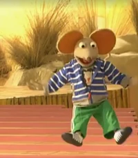 Ieniemienie as she appereared with strings in the song Ik zit op Springen