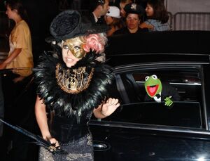 LadyGaga-Kermit-MTV-VMAs2009