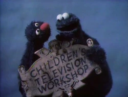 ClosingSign-GroverCookieCTW-0652