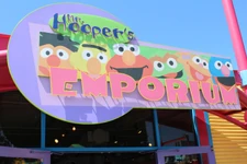 Mr Hooper's Emporium sign new.jpg (308 KB)