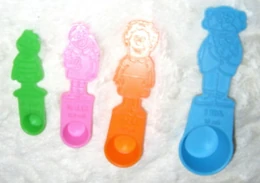 Pillsbury 1978 mix and measure set 6.jpg (43 KB)