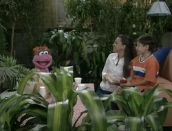 Lola VisitingManueWhoHasaHurtKnee