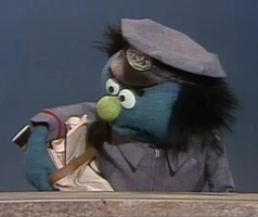 Richard-SlapperMail.jpg (120 KB) Harvey Kneeslapper's Mailman victim