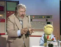 Peter Ustinov as a Robot Politician