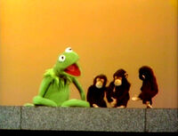 Kermit counts five monkeys (First: Episode 0283)