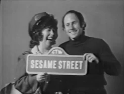 ClosingSign-MollyTomSS-0385