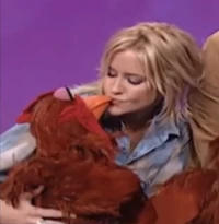 Martie Maguire & a chicken(First: Episode 3999)