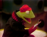 Xmasanother104.jpg (145 KB) Kermit analyzes the list of answers given by the kids.