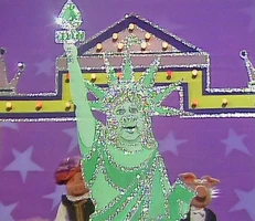 "That's Entertainment" set piece from episode 224 of The Muppet Show 1978