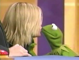 Kiss Kermit Natalie Maines