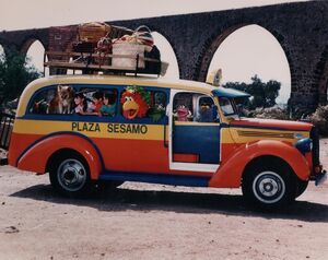 PlazaSesamo1995Bus