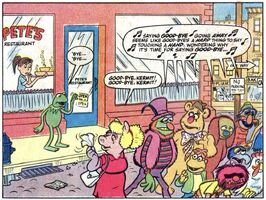 Miss Piggy and Fozzie Bear in The Muppets Take Manhattan (comic book)