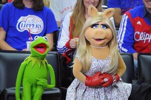Kermit and Piggy at the Clippers game