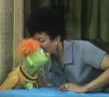 Loretta Long (Susan) & FarleySesame Street Episode 0258