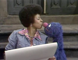 Loretta Long (Susan) & GroverSesame Street Episode 0827