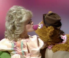 Connie Stevens & Fozzie The Muppet Show episode 102