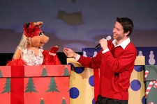 El capitan singalong 1.jpg (354 KB)