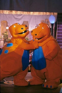 D414-GeorgieFight2.jpg (57 KB)