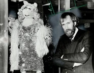 Jim Henson with Miss Piggy at the Ontario Science Centre, 1982