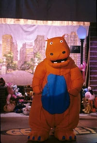 D414-GeorgieFight1.jpg (64 KB)