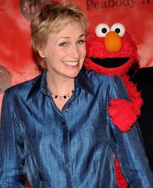 Lynch and Elmo on the red carpet.