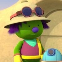 Zippa's mom (voiced by Nicole Stamp)