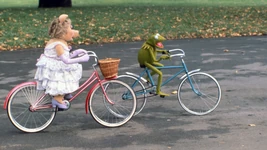 GMC-CouldntWeRide-KermitPiggy1.jpg (531 KB)