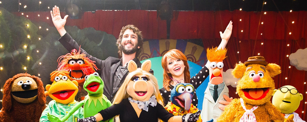 Groban singing "Pure Imagination" with Lindsey Stirling and the Muppets.