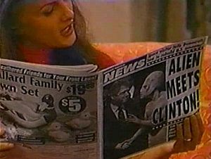 Weeklyworldnews-aliensinthefamily