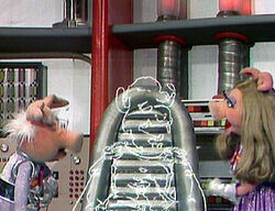 Pigsinspace307.jpg