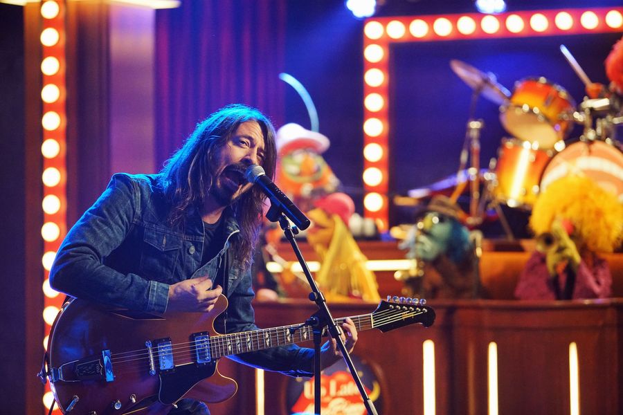 Dave Grohl Revealed on TV What 'Learn to Fly' Is Really About