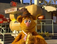 Tail o' the Pup hot dog stand in Miss Piggy's Hollywood