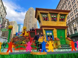 SSMacys2019.jpg (345 KB) Sesame Street float 2019