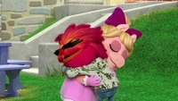 MuppetBabies-(2018)-S03E05-AnimalLosesIt-AnimalAndPiggyHug.png (1.04 MB)
