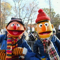 SSMacys2019-BE.jpg (272 KB) Bert and Ernie in their 2017 appearance.