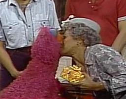 Clarice Taylor (Grace) & TellySesame Street Episode 1916