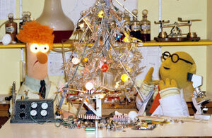 Bunsen Beaker xmas tree lab 1981